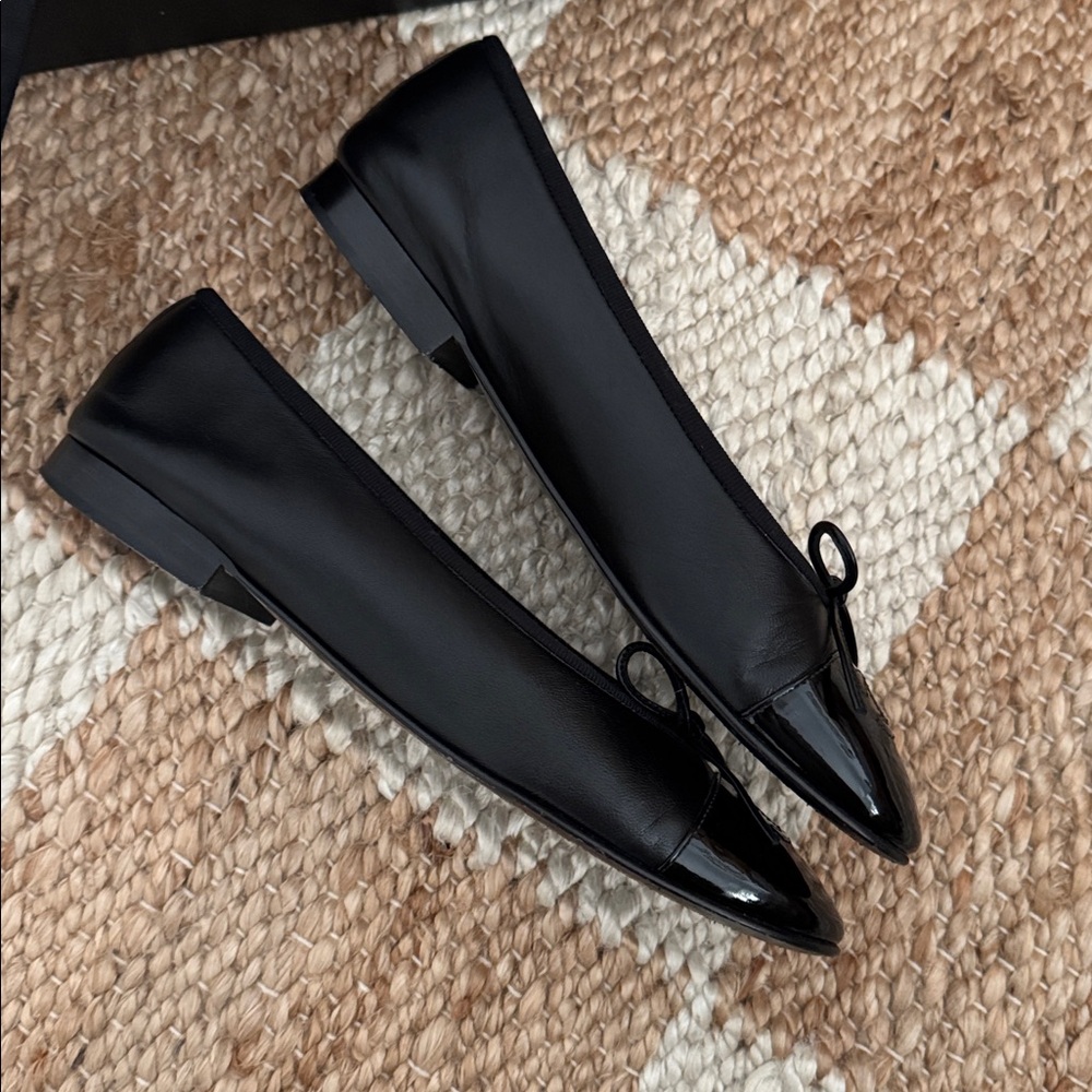 *SOLD* Authentic CHANEL Black Lambskin Patent Ballerina Flats sz 39 - Picture 5 of 12